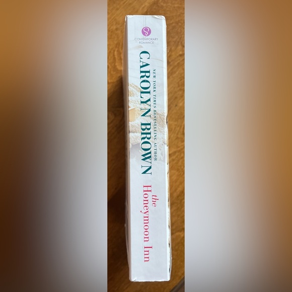 The Honeymoon Inn by Carolyn Brown Softcover Best Selling Author NEW - Picture 2 of 3